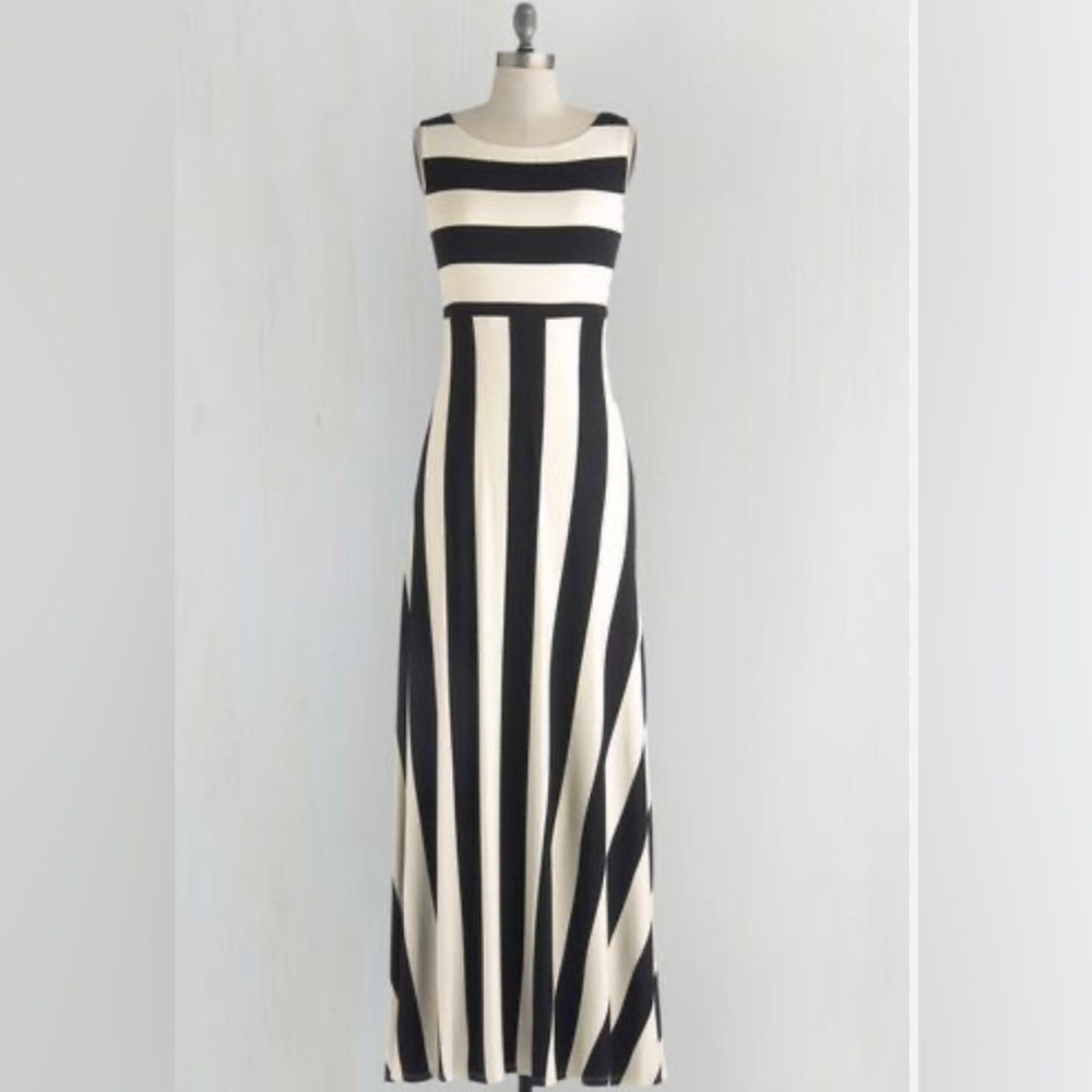 ✨Black & White Elegant Maxi Dress